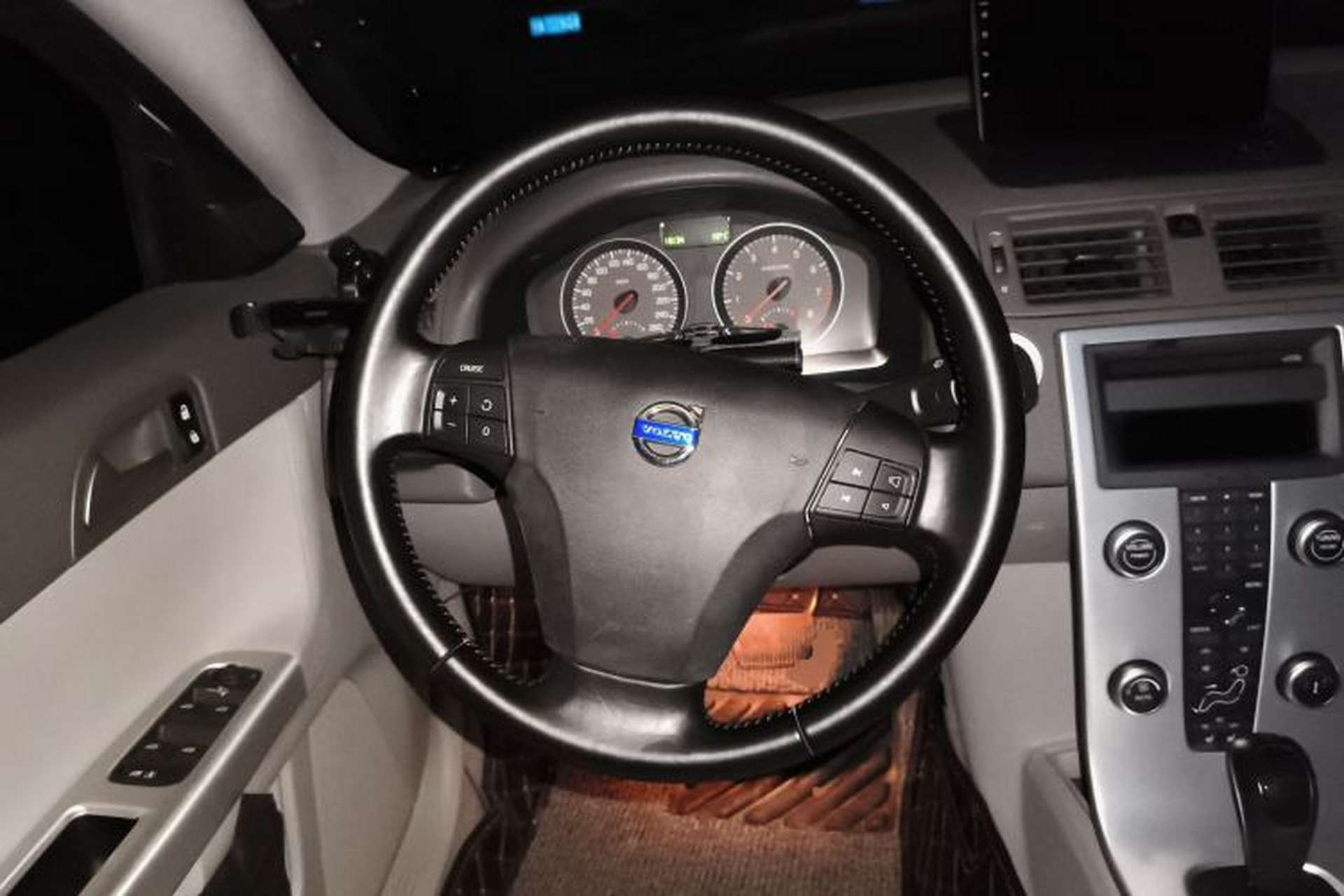 Used Volvo S40 2011 2.0L Automatic Zhiya Edition Steering Wheel