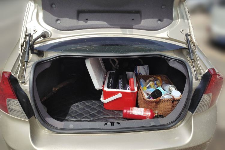 Used Volvo S40 2011 2.0L Automatic ZhiShang Edition Trunk