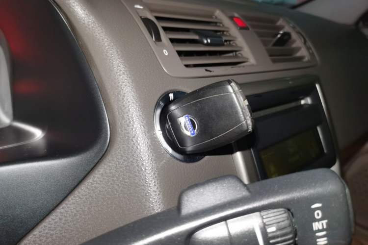 Used Volvo S40 2011 2.0L Automatic ZhiShang Edition Vehicle Key