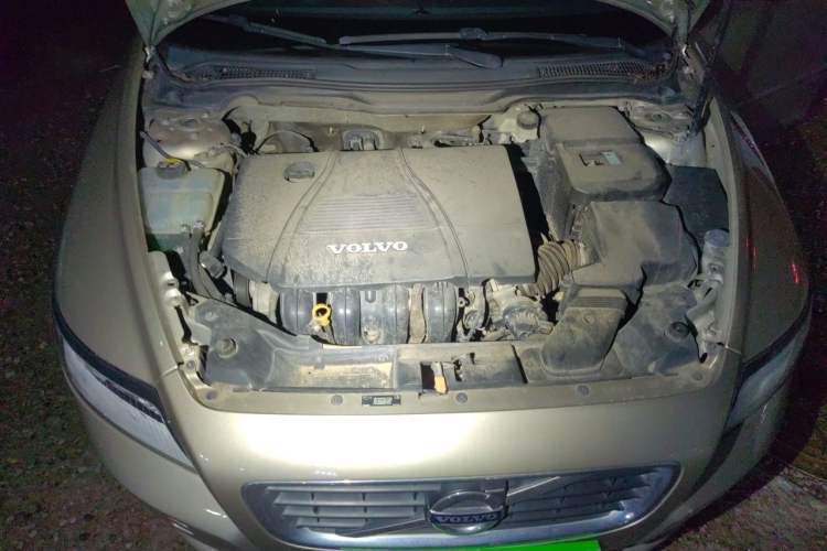 Used Volvo S40 2012 2.0L Automatic Elegant Edition Engine Bay