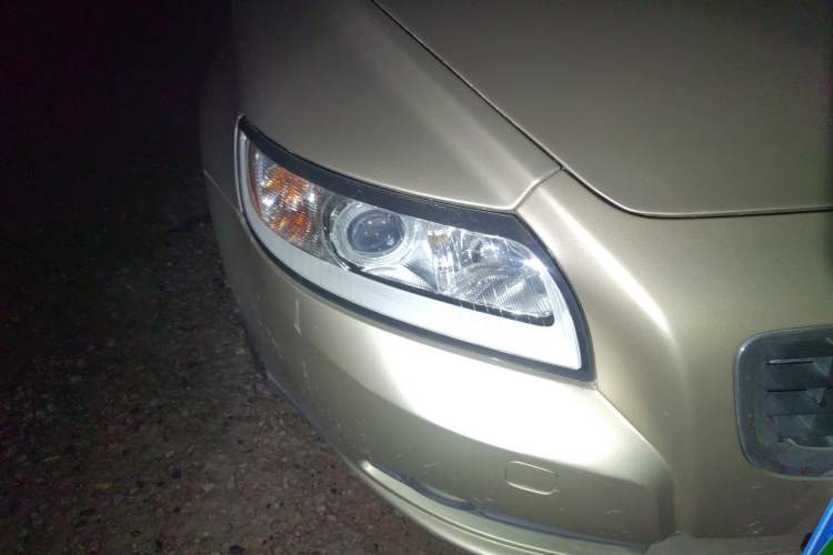 Used Volvo S40 2012 2.0L Automatic Elegant Edition Right Front Headlight