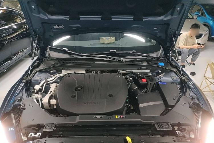 Used Volvo S60 2023 B4 Zhiyi Luxury Edition Engine Bay