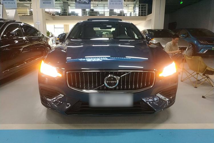 Used Volvo S60 2023 B4 Zhiyi Luxury Edition Exterior 1