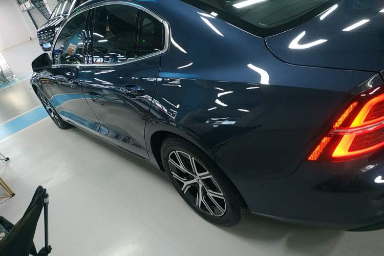 Used Volvo S60 2023 B4 Zhiyi Luxury Edition Exterior 3