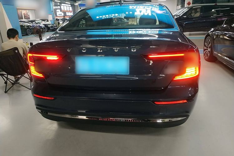 Used Volvo S60 2023 B4 Zhiyi Luxury Edition Exterior 4