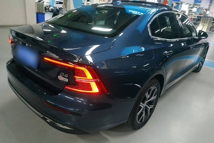 Used Volvo S60 2023 B4 Zhiyi Luxury Edition Exterior 5