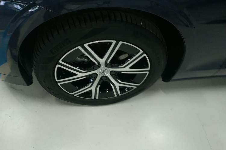Used Volvo S60 2023 B4 Zhiyi Luxury Edition Exterior 7