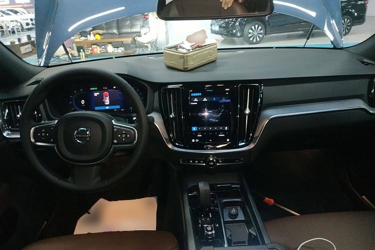 Used Volvo S60 2023 B4 Zhiyi Luxury Edition Interior 2
