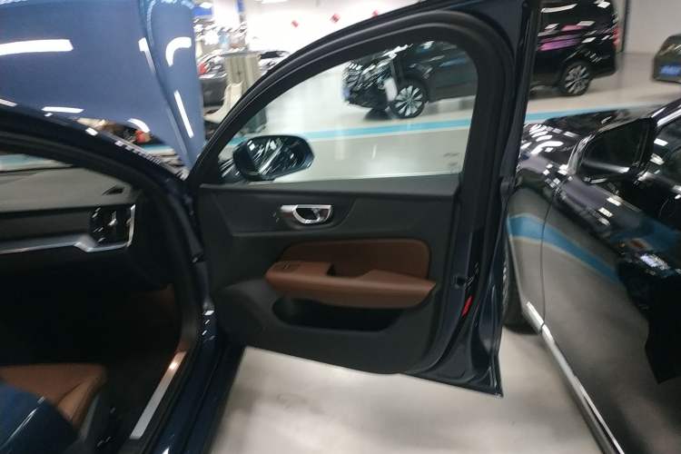 Used Volvo S60 2023 B4 Zhiyi Luxury Edition Interior 5