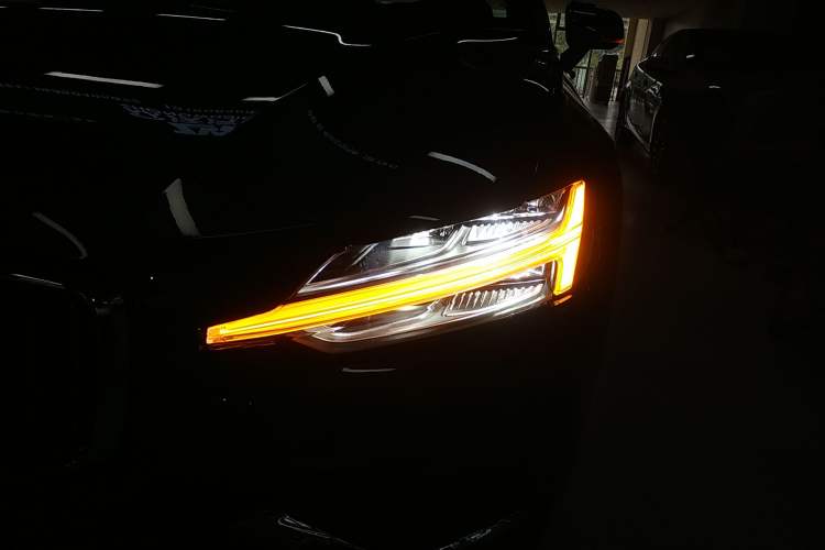 Used Volvo S60 2023 B4 Zhiyi Luxury Edition Left Front Headlight