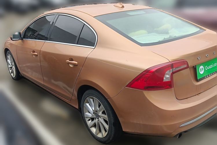 Used Volvo S60 2015 S60L 2.0T Zhiyuan Edition Exterior 3