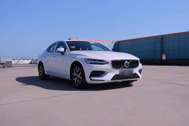 Used Volvo S60 2025 B4 Zhiyi Luxury Edition Exterior 2