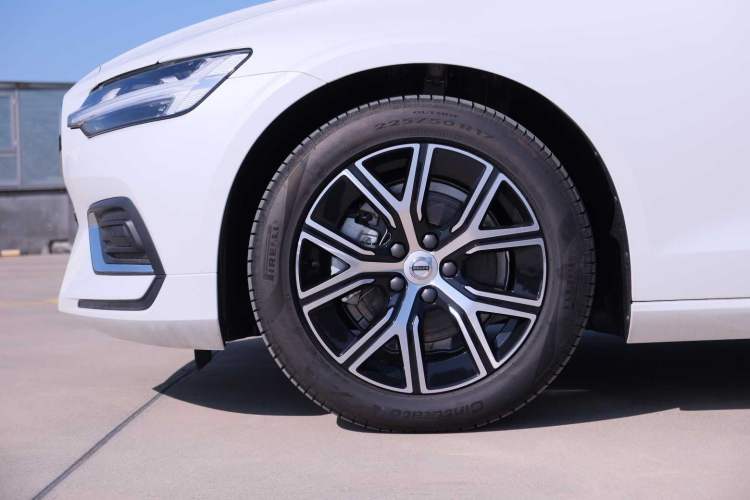 Used Volvo S60 2025 B4 Zhiyi Luxury Edition Exterior 5