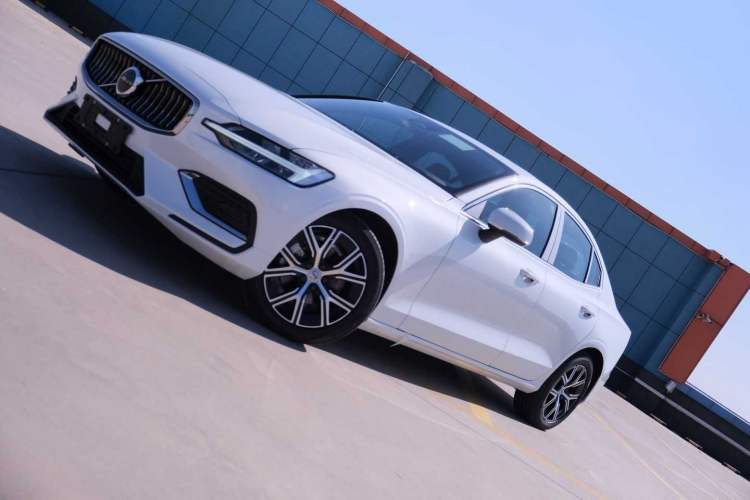 Used Volvo S60 2025 B4 Zhiyi Luxury Edition Exterior 6
