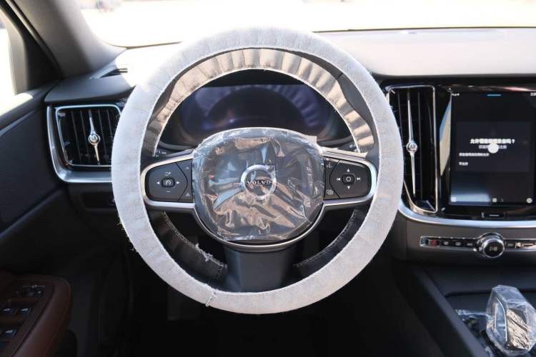 Used Volvo S60 2025 B4 Zhiyi Luxury Edition Interior 2