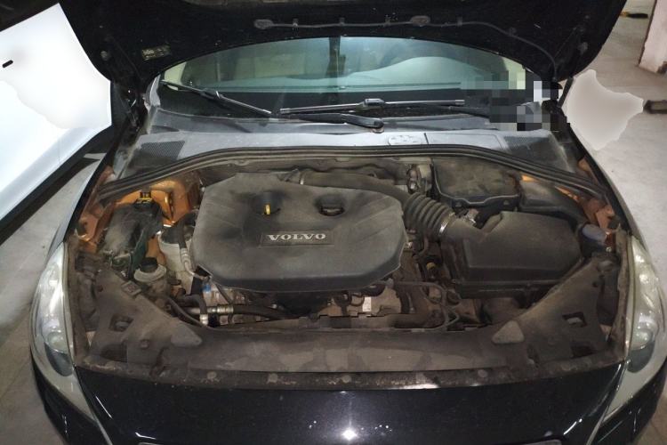 Used Volvo S60 2011 2.0T Comfort Edition Engine Bay