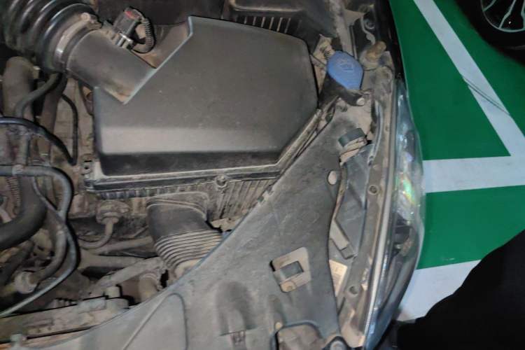 Used Volvo S60 2011 2.0T Zhiya Edition Engine Bay Left