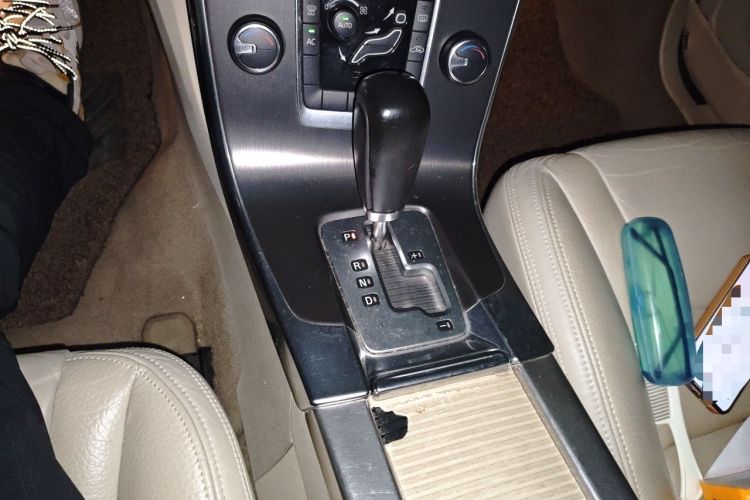 Used Volvo S60 2011 2.0T Comfort Edition Gear Lever