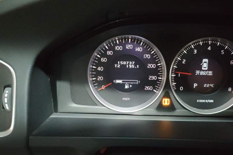 Used Volvo S60 2011 2.0T Comfort Edition Odometer Close Up