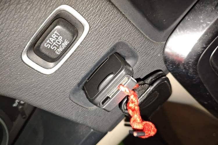 Used Volvo S60 2011 2.0T Comfort Edition Vehicle Key