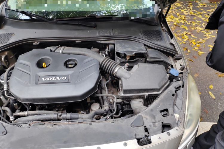 Used Volvo S60 2011 2.0T Comfort Edition Engine Bay Left
