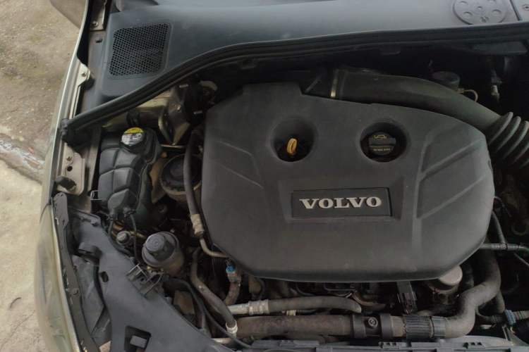 Used Volvo S60 2011 2.0T Comfort Edition Engine Bay Right