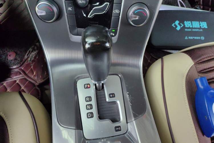 Used Volvo S60 2011 2.0T Comfort Edition Gear Lever