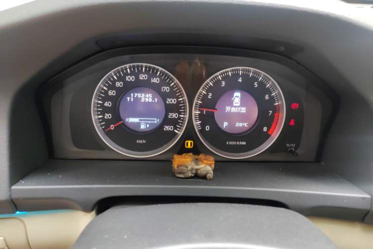 Used Volvo S60 2011 2.0T Comfort Edition Instrument Cluster