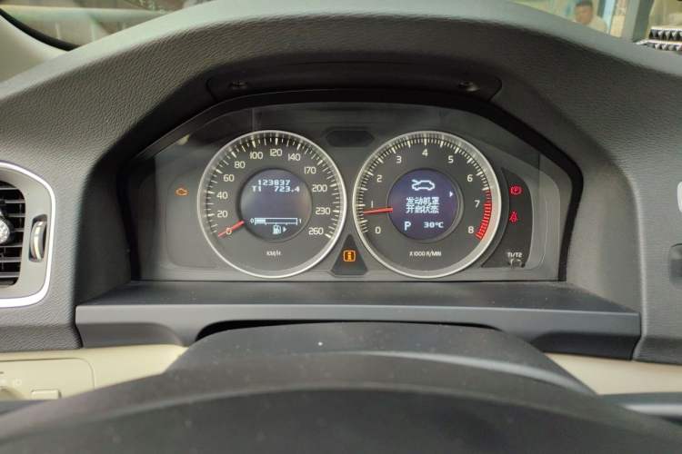 Used Volvo S60 2011 2.0T Comfort Edition Instrument Cluster