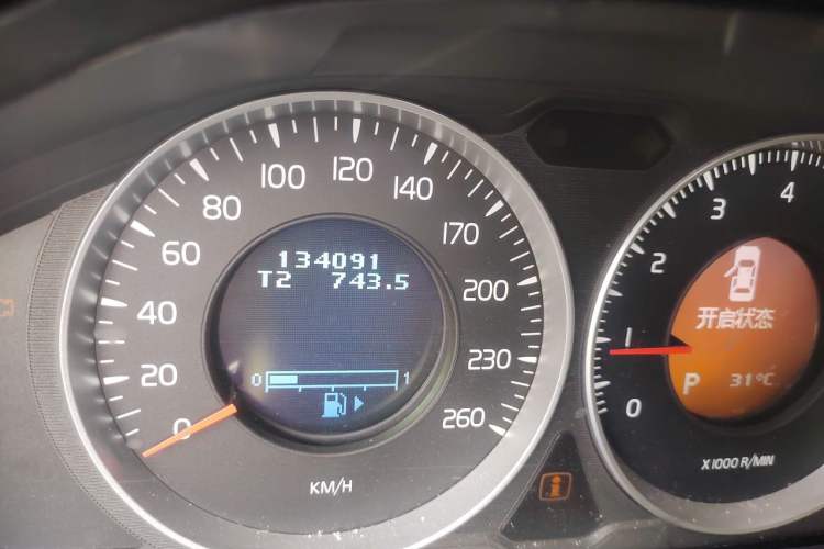Used Volvo S60 2011 2.0T Comfort Edition Odometer Close Up