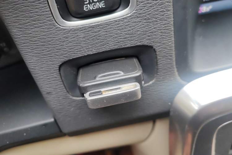 Used Volvo S60 2011 2.0T Comfort Edition Vehicle Key