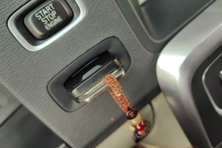Used Volvo S60 2011 2.0T Comfort Edition Vehicle Key