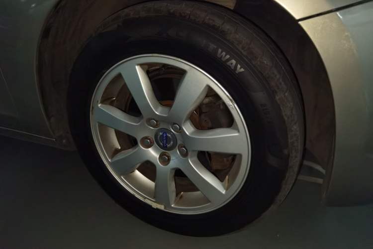Used Volvo S60 2011 2.0T Comfort Edition Right Front Wheel Hub