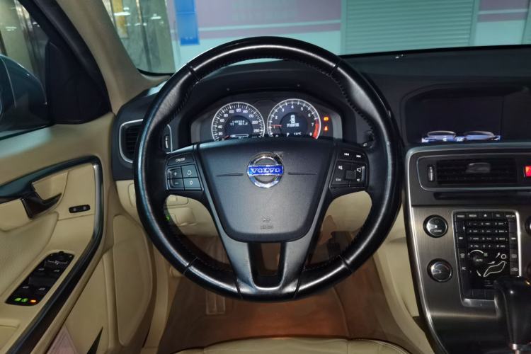 Used Volvo S60 2011 2.0T Comfort Edition Steering Wheel