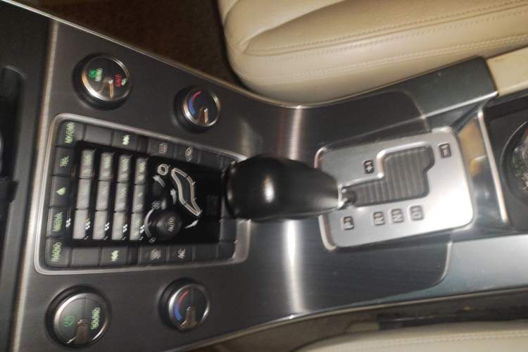 Used Volvo S60 2011 2.0T Comfort Edition Gear Lever