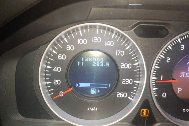 Used Volvo S60 2011 2.0T Comfort Edition Odometer Close Up