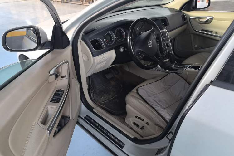 Used Volvo S60 2011 2.0T Comfort Edition Driver Seat