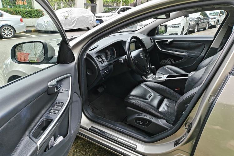 Used Volvo S60  Driver Seat