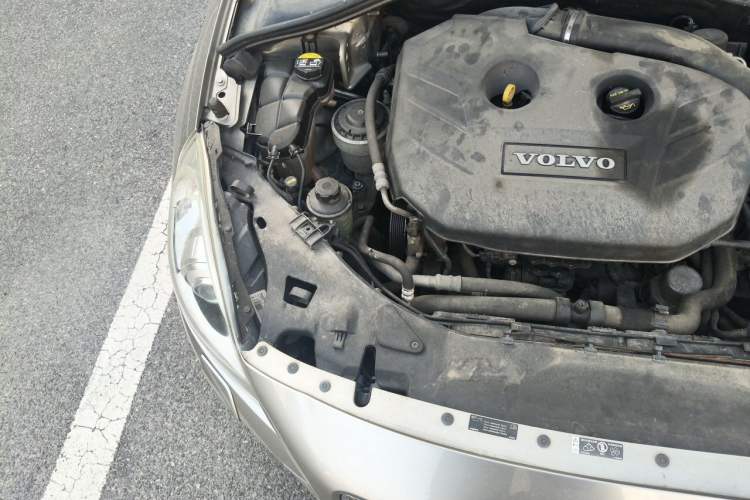 Used Volvo S60 2011 2.0T Comfort Edition Engine Bay Right
