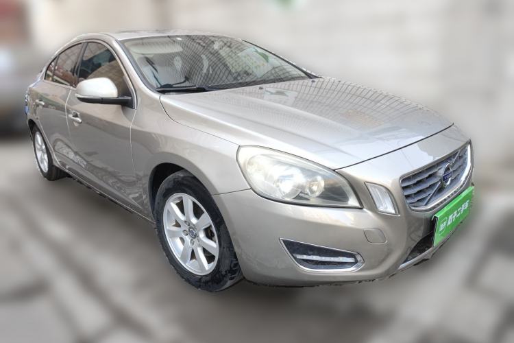 Used Volvo S60 2011 2.0T ZhiShang Version Front Right 45 Deg
