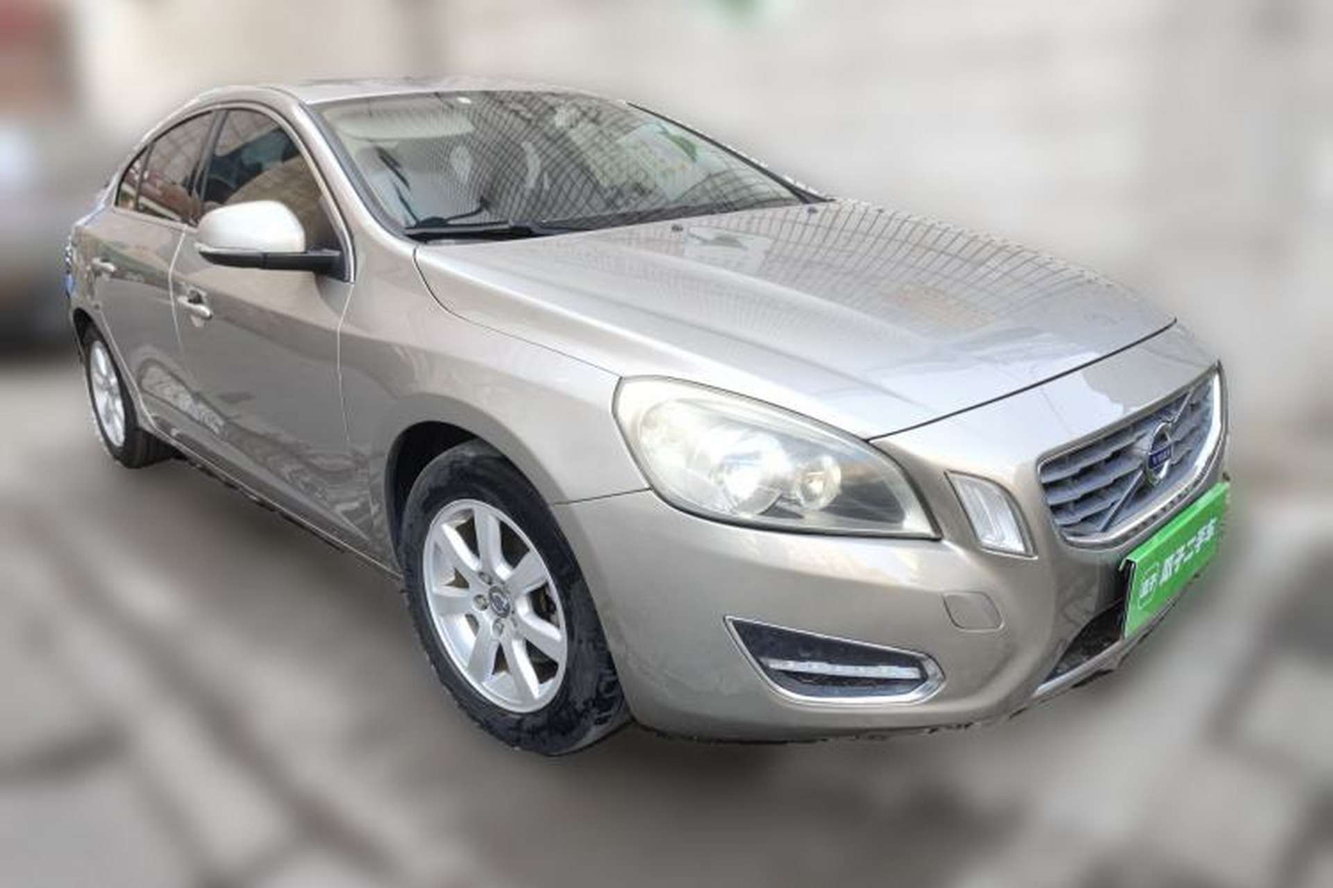 Used Volvo S60 2011 2.0T ZhiShang Version Front Right 45 Deg