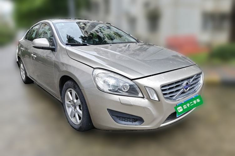 Used Volvo S60  Front Right 45 Deg