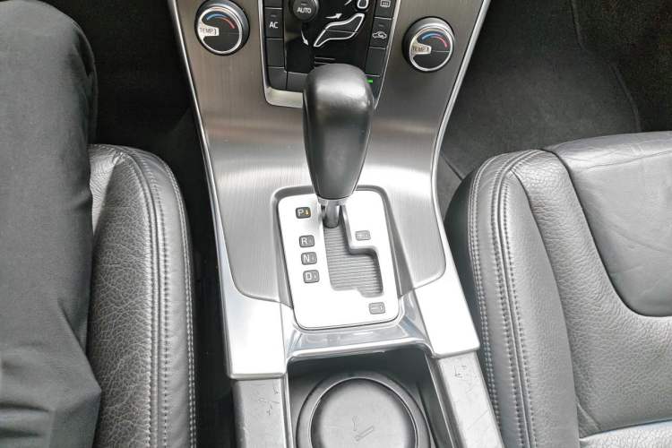 Used Volvo S60  Gear Lever