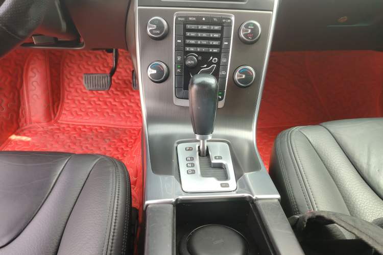 Used Volvo S60 2011 2.0T Comfort Edition Gear Lever