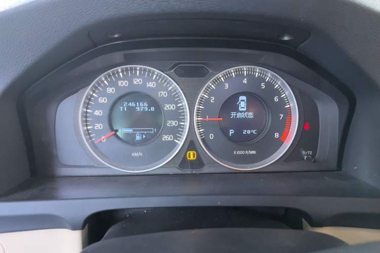 Used Volvo S60 2011 2.0T Comfort Edition Instrument Cluster