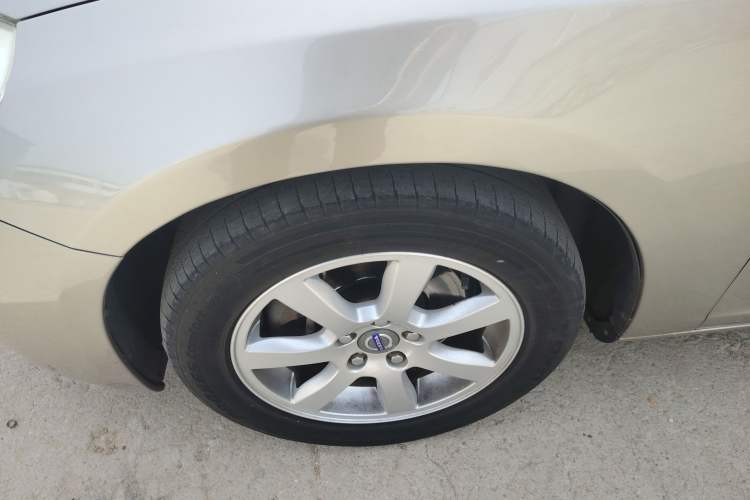 Used Volvo S60 2011 2.0T Comfort Edition Left Front Wheel Hub