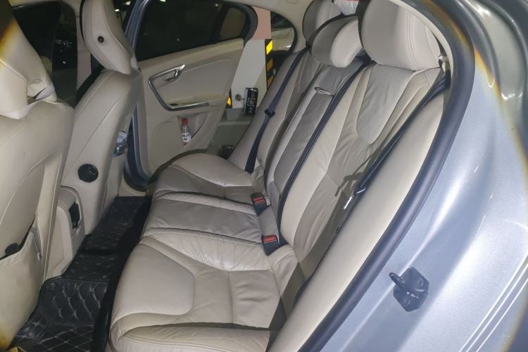 Used Volvo S60 2011 2.0T ZhiShang Version Left Rear Seat