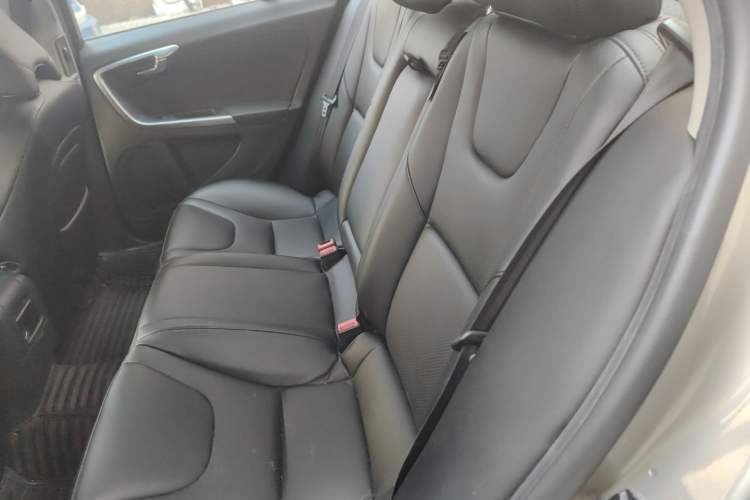 Used Volvo S60 2011 2.0T ZhiShang Version Left Rear Seat