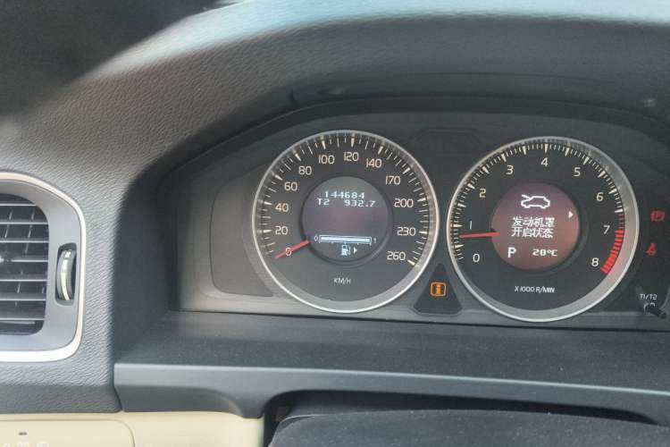 Used Volvo S60 2011 2.0T Comfort Edition Odometer Close Up