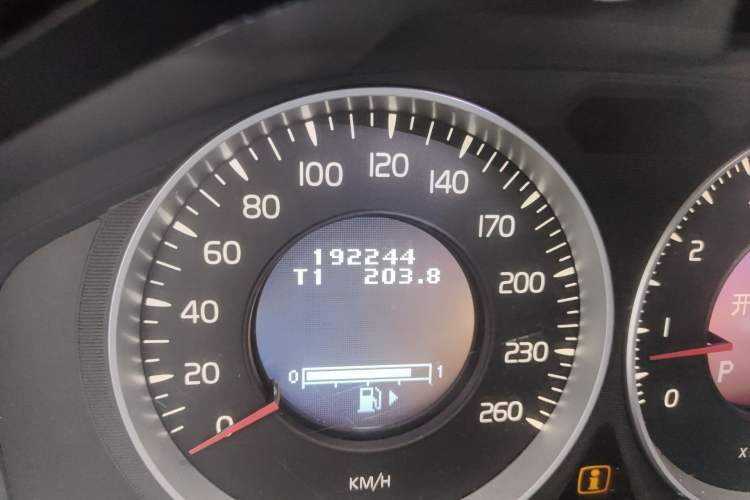 Used Volvo S60 2011 2.0T ZhiShang Version Odometer Close Up
